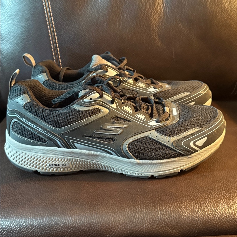 Skechers Go Run Men's Black and Gray Athletic Shoes